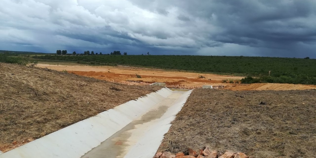 Contenção de ravinas em Angola